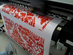 In decal dán kính