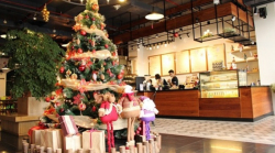 Đặt in mô hình trang trí Giáng Sinh - Ý tưởng trang trí Giáng Sinh ấn tượng cho quán cafe